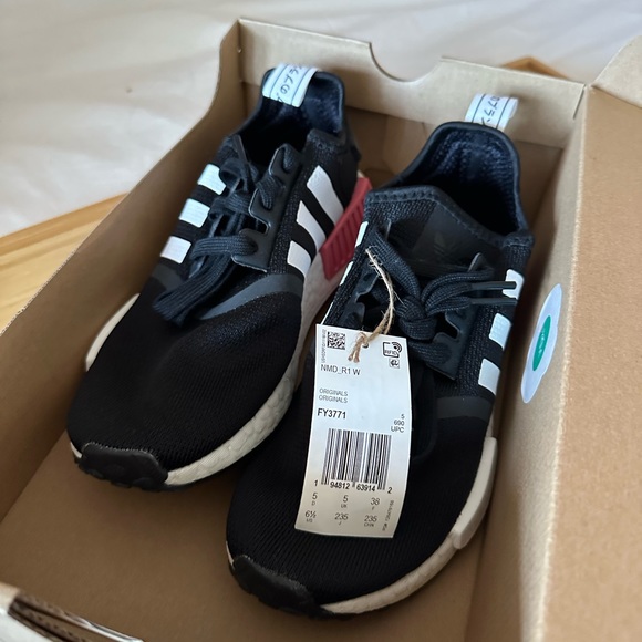 Adidas NMD R1 Hazy Rose - Picture 8 of 8